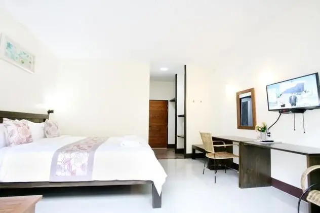 Baan Na Khon Hotel - Oda
