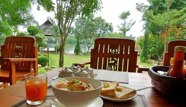 Baan Nam Pen Resort - Yerinde Yemek