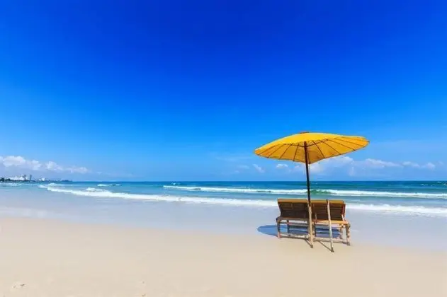 Baan Noppadol Hua Hin Loft Hotel - Plaj