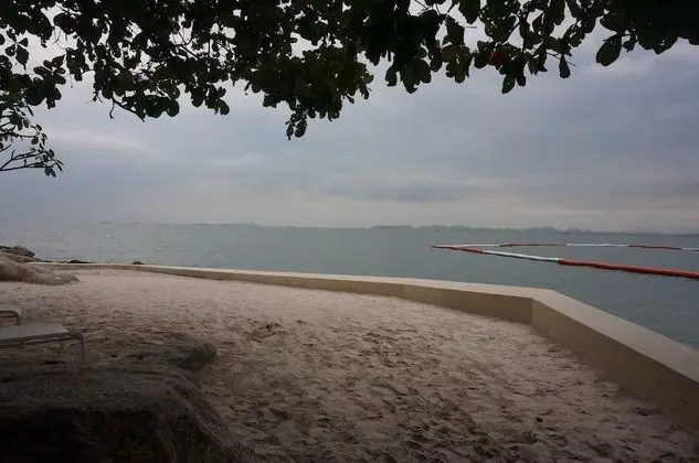 Baan Plai Haad Beachfront Condominium - Plaj