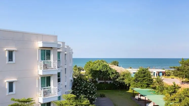 Baan Poolom Beachfront Condominium - Dış Mekan