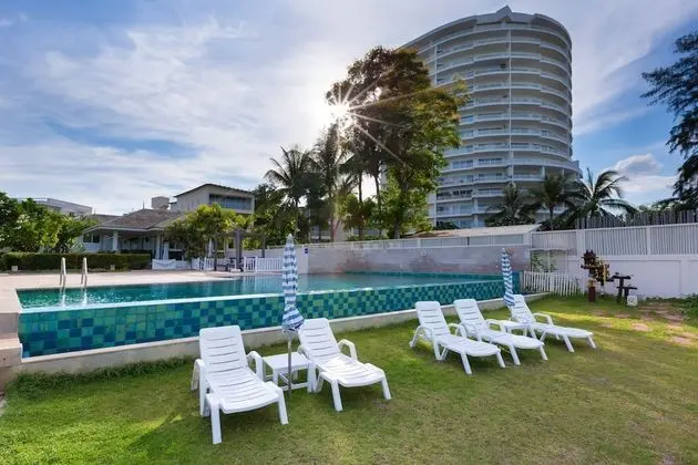 Baan Poolom Beachfront Condominium - Havuz