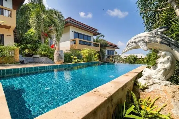 Baan Rawee Villas