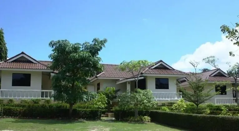 Baan Saensook Villas