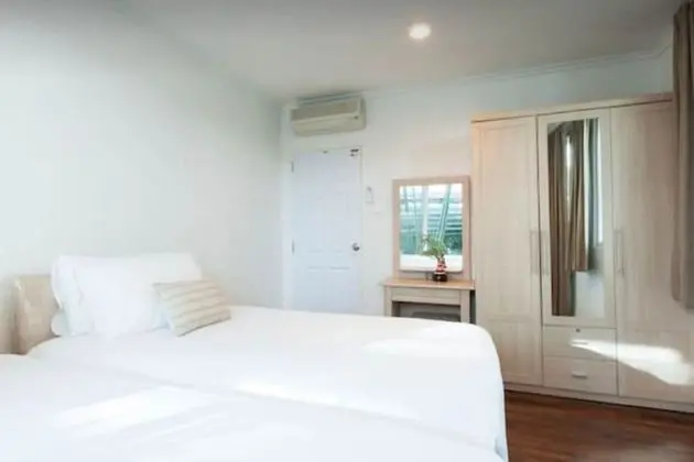 Baan San Ploen Condominium by Renvio - Oda