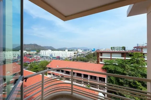 Baan Sanpleon Beachfront Condominium