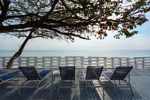 Baan SanPluem Beachfront Condominium