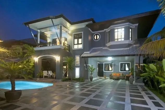 Baan Santhiya Private Pool Villas