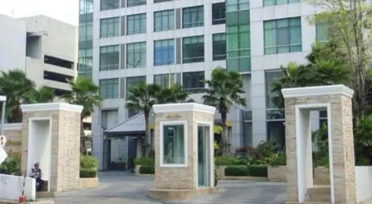 Baan Sathorn Riverfront