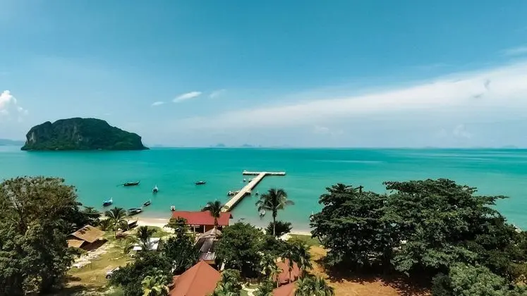 BAAN TARANYA RESORT