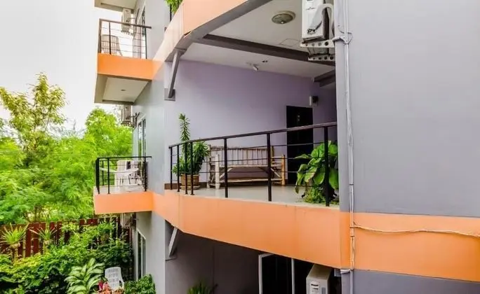Baan Yuyen Karon Guesthouse - Dış Mekan