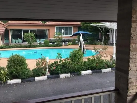 Baandara Resort Saraburi - Havuz