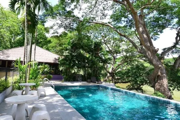 Baannamping Riverside Village