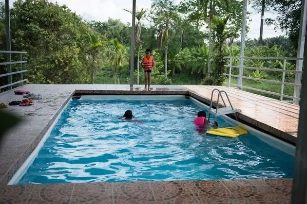 Baanngau 3 Season Resort - Havuz
