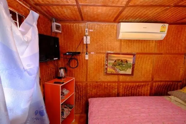 Baanpakrimklong Sukhamon Homestay & Resort - Oda