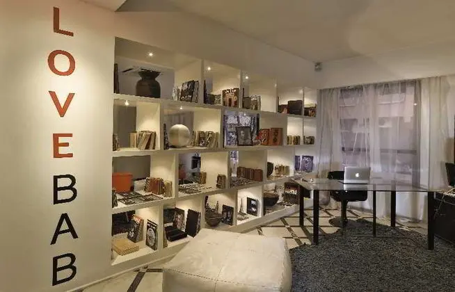 Bab Hotel - Lobi