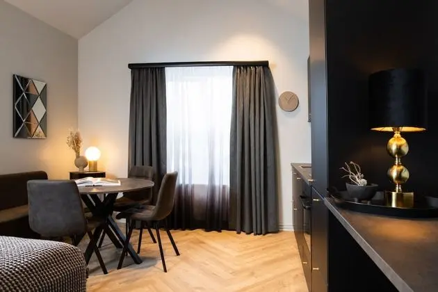 Backyard Apartments by ylma - İç Mekan