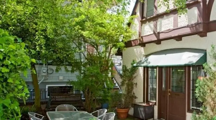 Bacon Mansion Bed & Breakfast