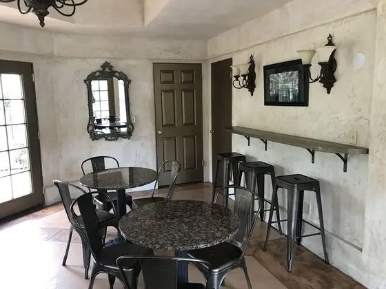 Baechtel Creek Inn