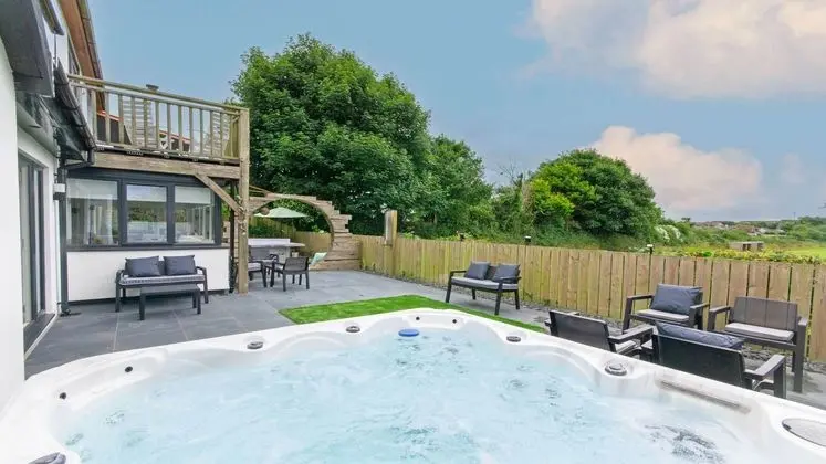 Bag-end House 7 Bedrooms, Sleeps 14, Hot Tub - Öne Çıkan Resim