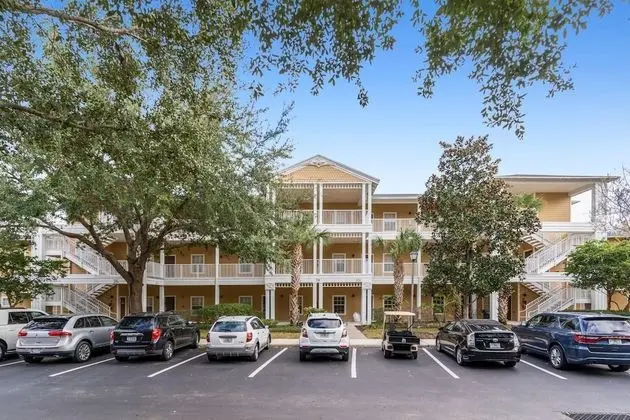 Bahama Bay Community, Pools, Basketball, Natural Trails and More!