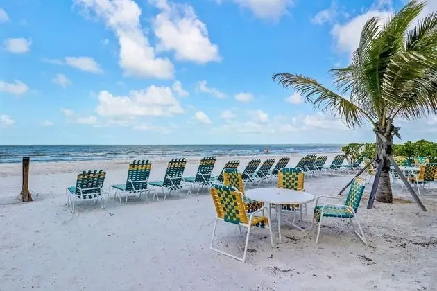 Bahama Beach Club #11 - Plaj
