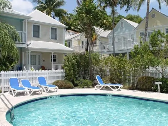 Bahamian Reed by Avantstay Walk to Everything! w/ Community Pool Week Long Stays Only