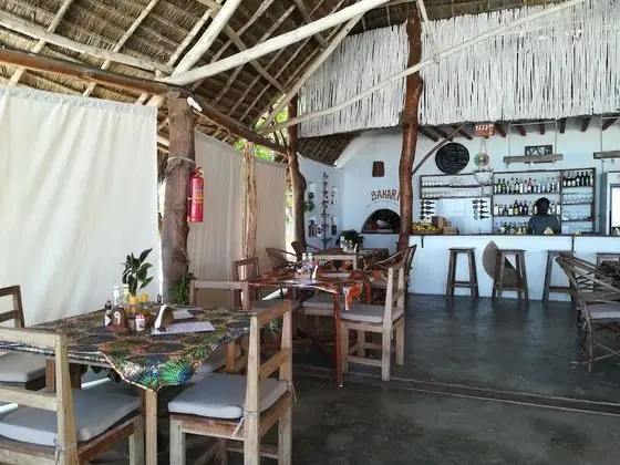 Bahari Pizza Restaurant and Bungalows - Yerinde Yemek