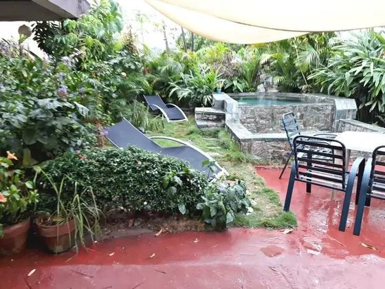 Bahay Isla Inn - Hostel Puerto Galera - Havuz