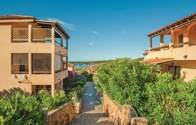 Baia de Bahas Apartments & Resort