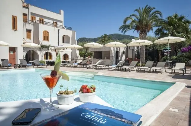 Hotel Baia Del Capitano - Havuz