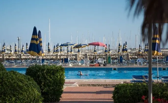 Hotel Baia Del Sole - Havuz