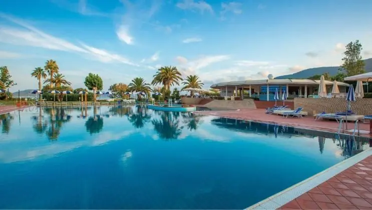 Hotel Baia Di Conte - Havuz