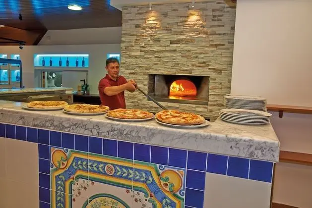 Baia Domizia Camping Village - Yerinde Yemek