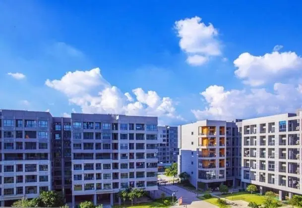BaiHe International Apartment Hotel