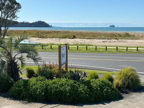 Baileys At The Beach Motel