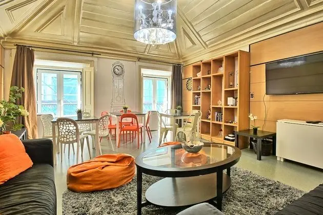 Bairro Alto Palace  Apartment for Large Groups