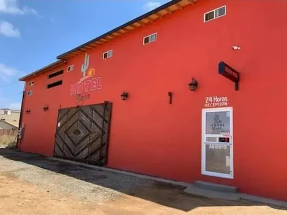 Hotel Baja - 1