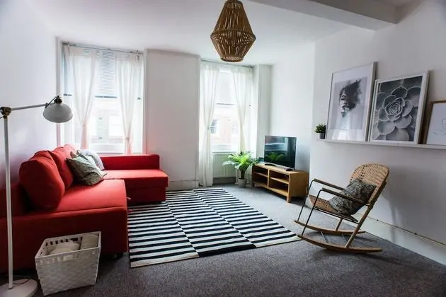 Baker Street Apartments by Allô Housing