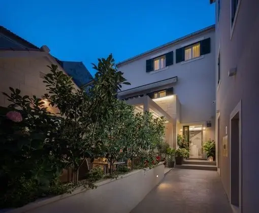 Balatura The Fine Bed & Breakfast