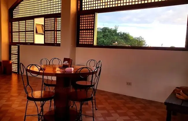 Balay Ni Manuel Ken Maria - Yerinde Yemek