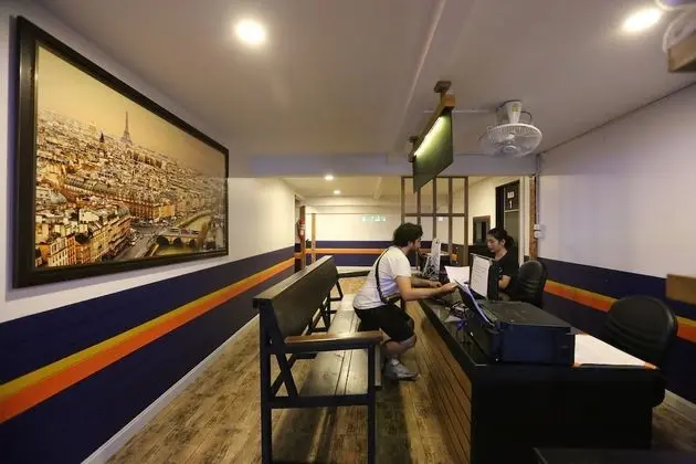 Balcony Party Hostel Beachfront - Adults Only