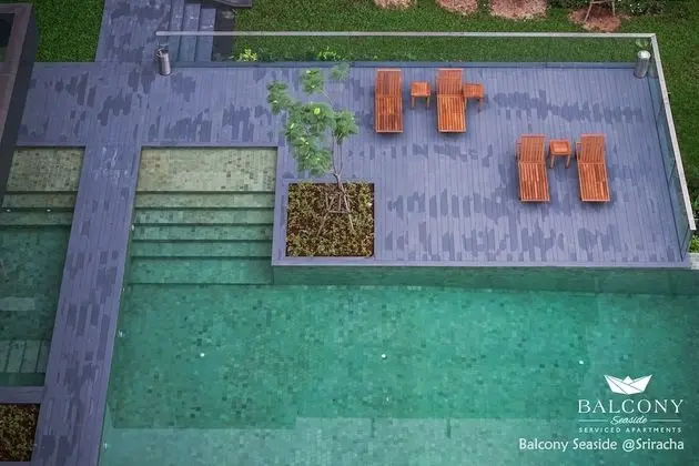 Balcony Seaside Sriracha Hotel & Serviced Apartments - Havuz