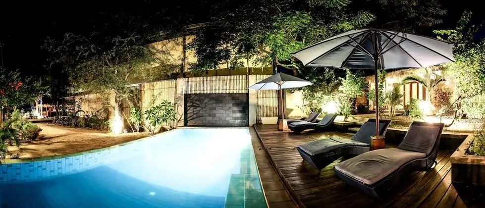 Bale Sampan Bungalows - Havuz