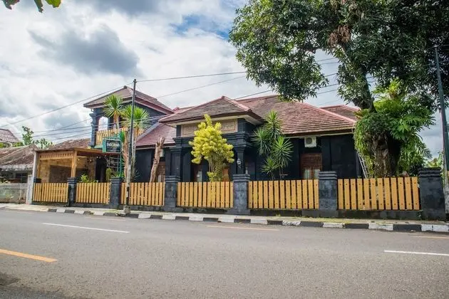 BaliOmah Guesthouse Jogja - Hostel