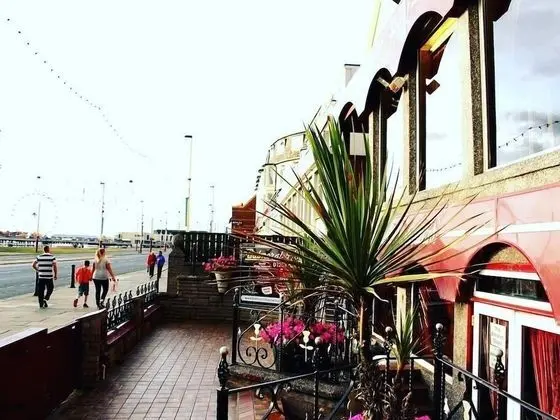 Balmoral Hotel