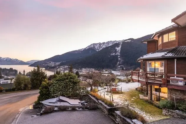 Balmoral Lodge - Dış Mekan