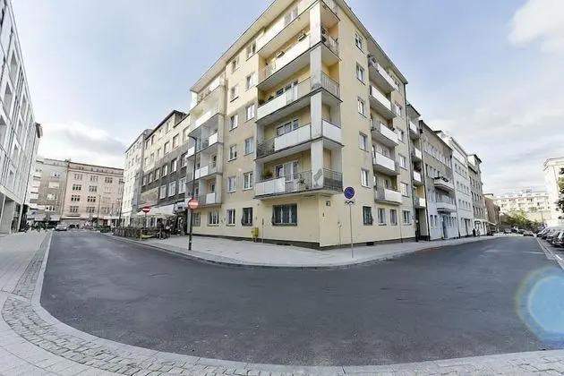 Balticrent  - Plac Grunwaldzki 20