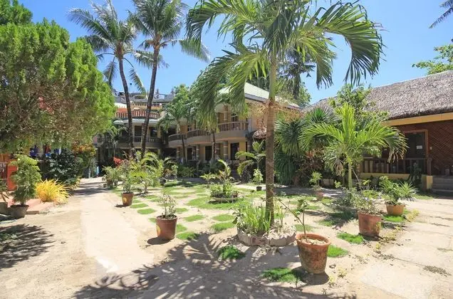 Bamboo Beach Resort Bar and Restaurant