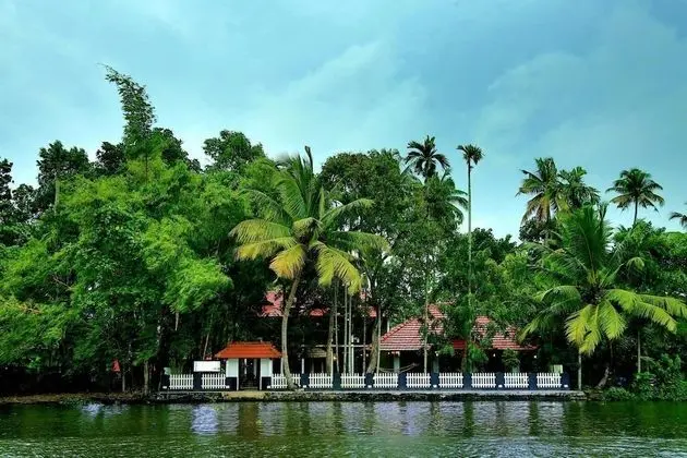Bamboo Lagoon Backwater Front Resort - Havuz